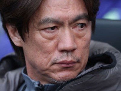 홍명보 감독 전술 기조 유지 선언에 논란