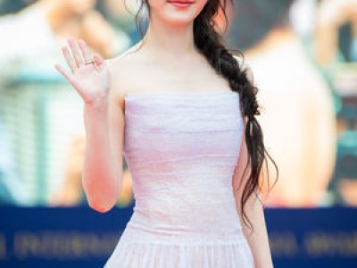 아이유 드라마 스태프 전원에게 추석 선물 퍼부음