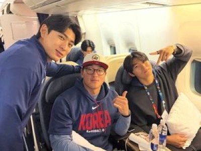 한국 야구대표팀 WBC 8강 진출 후 비행기에서 호사 중
