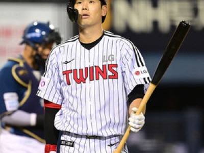 홍창기 올 시즌 타격 부진에 팬들 걱정